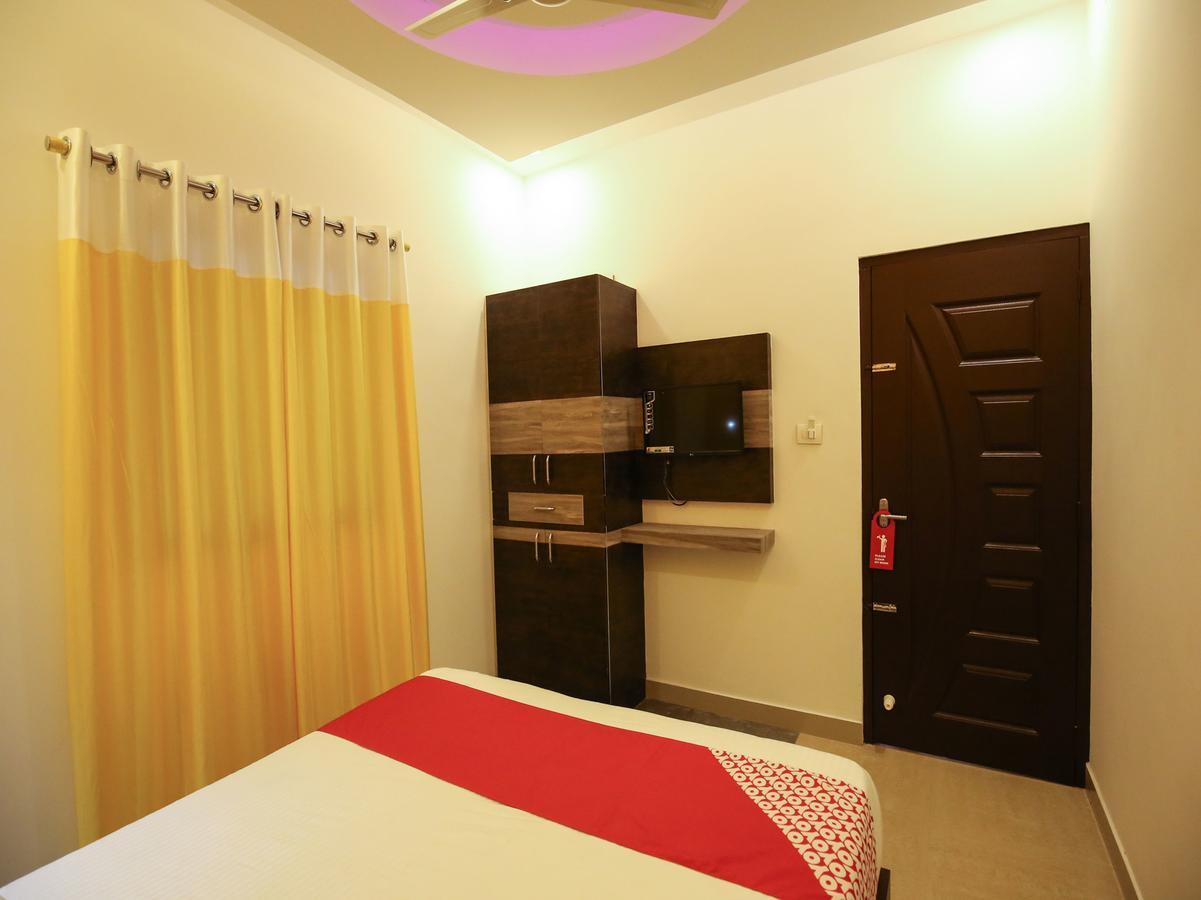 Oyo 10152 Rail View Residency Ξενοδοχείο Alappuzha Εξωτερικό φωτογραφία
